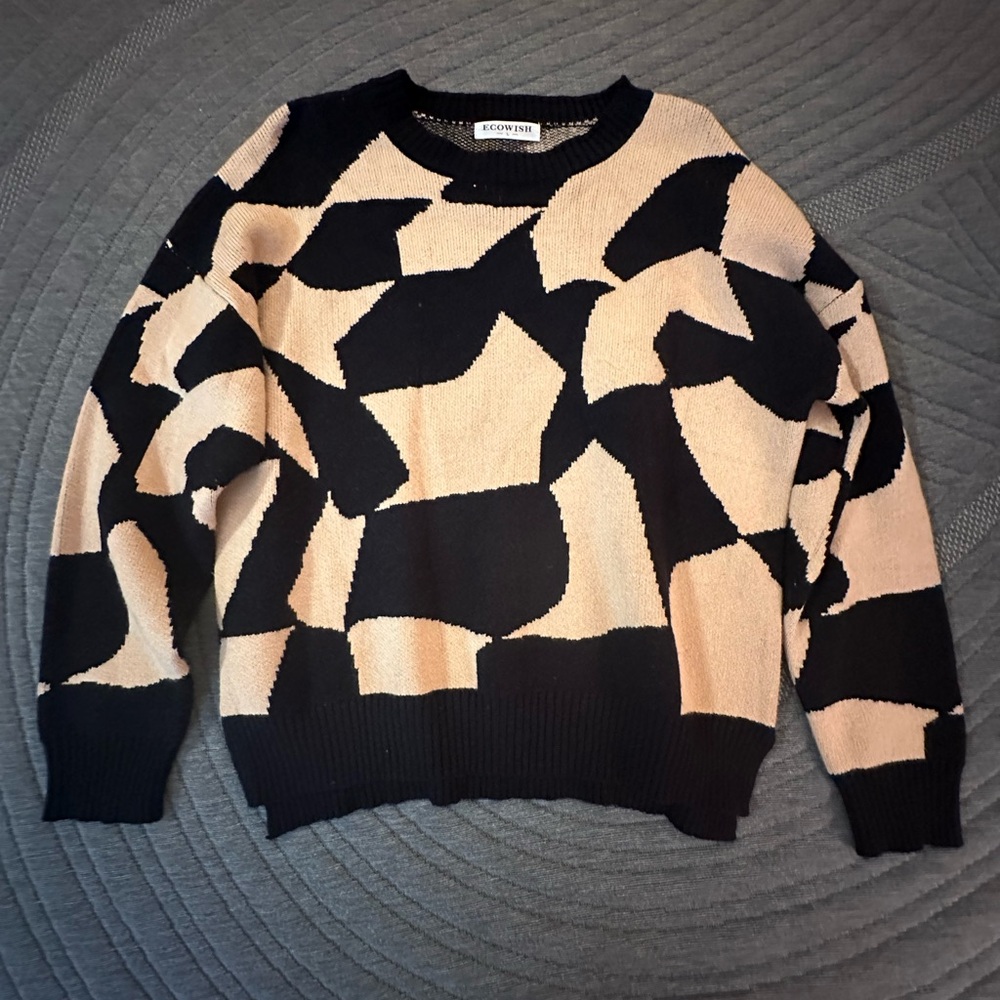 Ecowish Black and Beige Geometric Crewneck Sweater